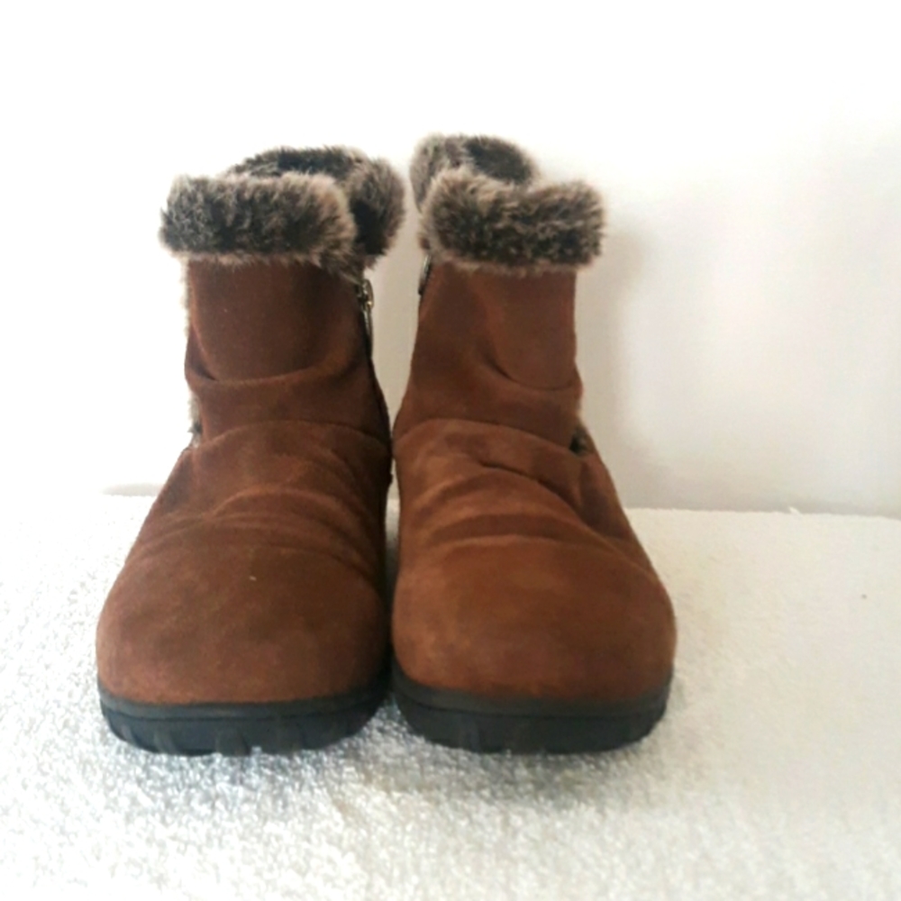 KHOMBU WOMAN BOOTS SIZE 11